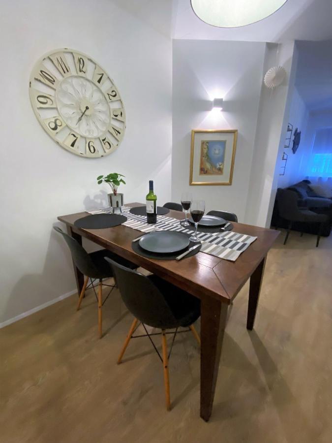אקורירי Hafnarstraeti 100, Downtown Apartment מראה חיצוני תמונה