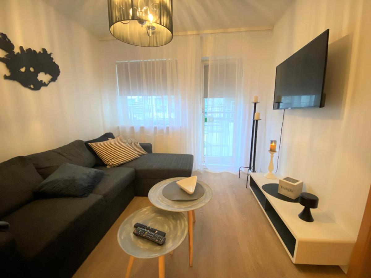 אקורירי Hafnarstraeti 100, Downtown Apartment מראה חיצוני תמונה