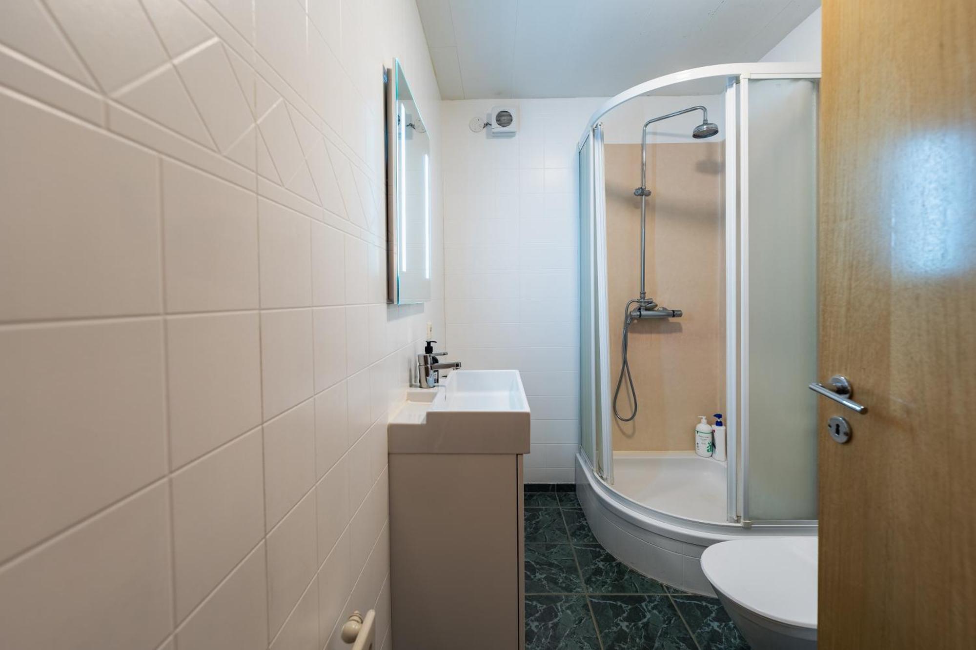 אקורירי Hafnarstraeti 100, Downtown Apartment מראה חיצוני תמונה